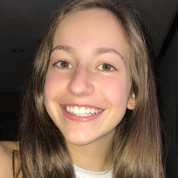 Meet your Posher, Ella - Picture 1 of 1